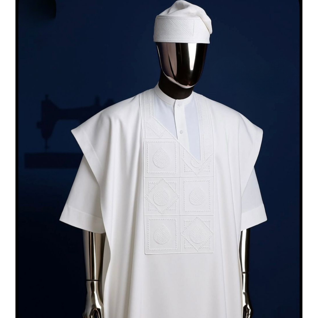 Ensemble Agbada "Pureté Royale" – Blanc Immaculé & Broderies Ton-sur-Ton