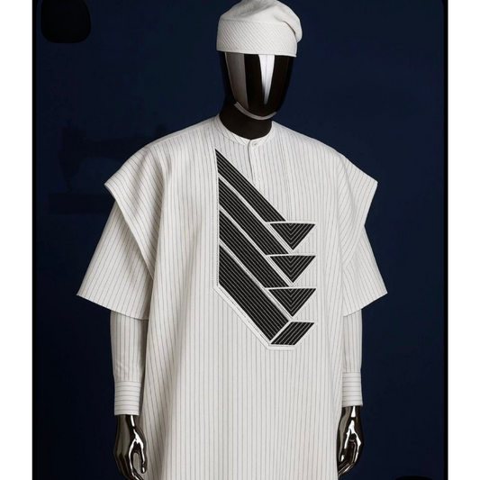 Agbada Lignes de Prestige – Blanc à Rayures Fines & Broderie Architecturale Noire