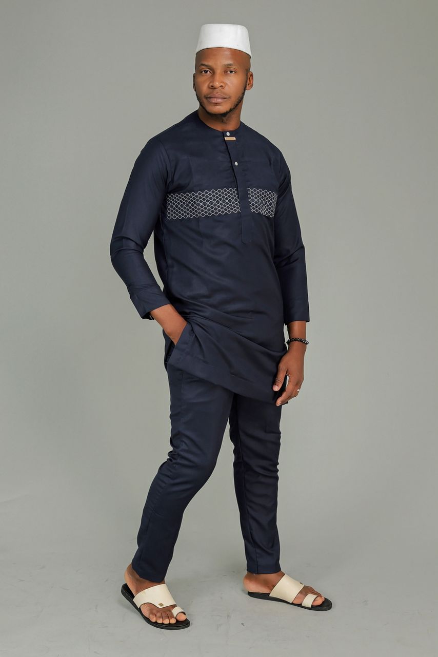 Ensemble Kaftan Moderne Bleu Nuit – Élégance Prestige