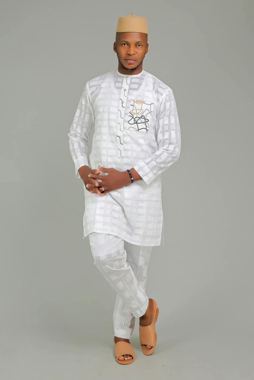 Ensemble Traditionnel Homme Blanc – Style Épuré avec Poche Brodée