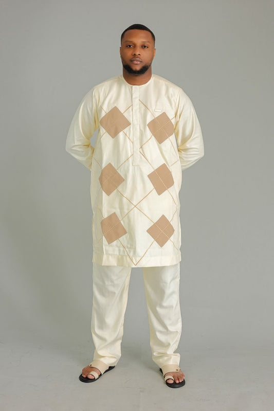 Ensemble Traditionnel Chic Ivoire et Broderies Géométriques